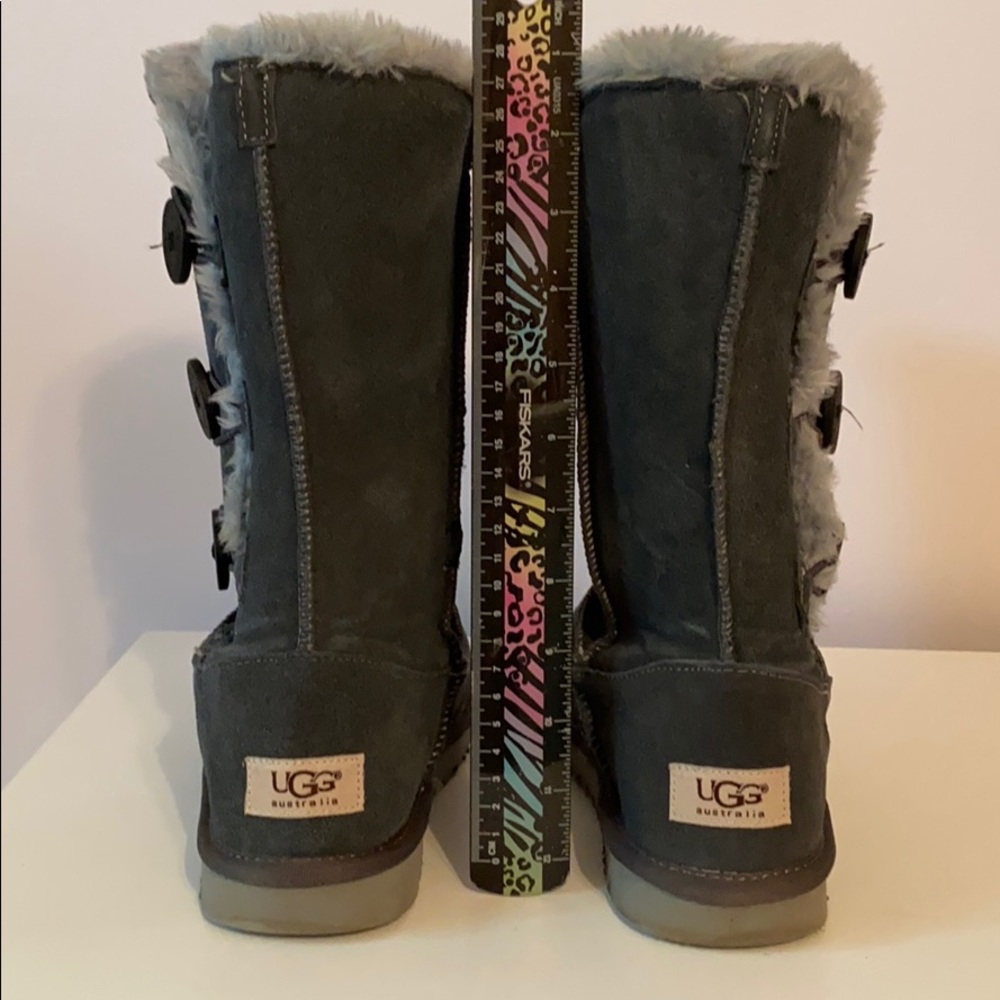 UGG Bailey Button Boot - Picture 4 of 8